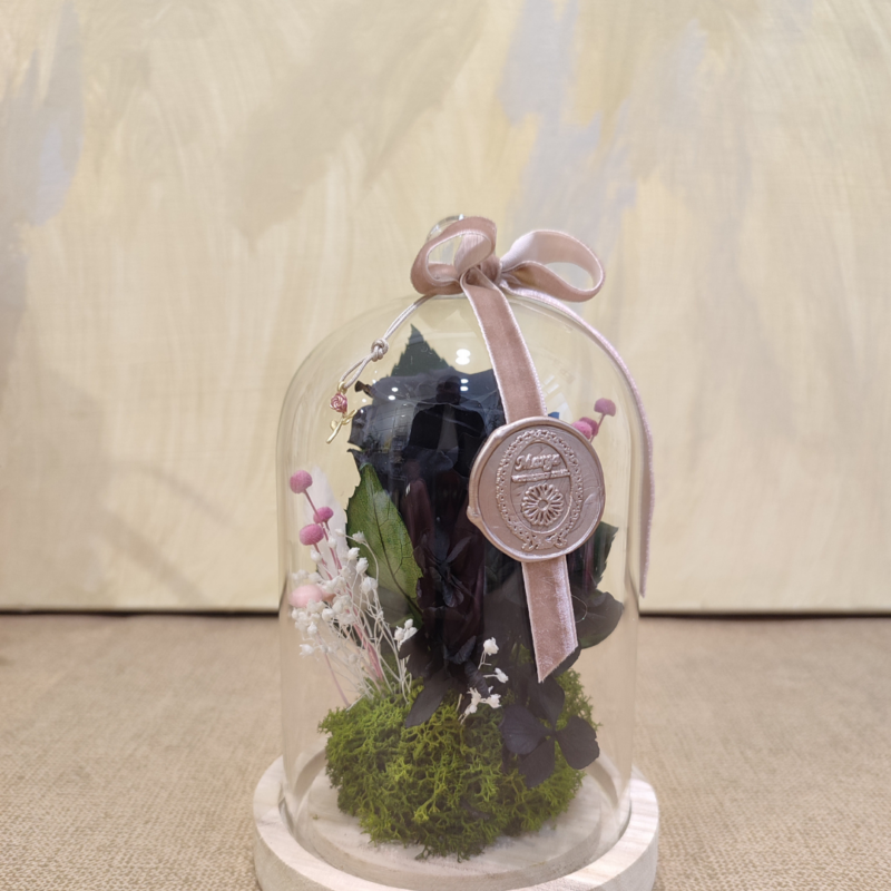 Cúpula rosa negra preservada, flores secas, rosas de regalo para san Valentín en Talavera de la reina, Detalles románticos Talavera de la Reina, regalos disponibles en tienda en Talavera de la Reina, flores artesanales Marga Boutique Floral, detalles Marga Boutique floral, floristería Talavera.