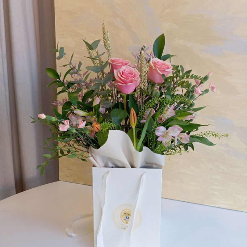 Caja de rosas para el día de la madre, flores para el día de la madre, marga boutique floral